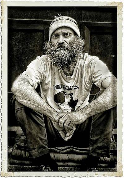 Pastor-homeless-people